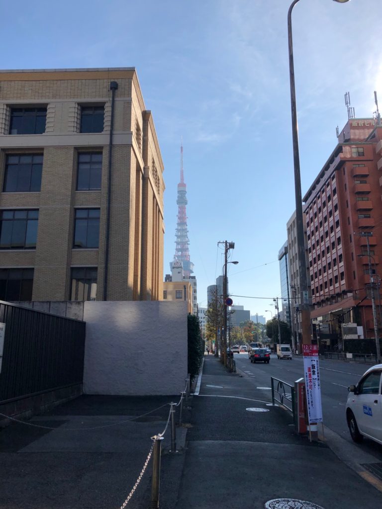 六本木方面から東京タワーを撮影